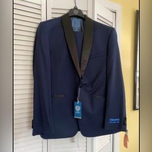 Men’s Vincent Camuto Tuxedo. Dark Blue with black satin lapels and waist band